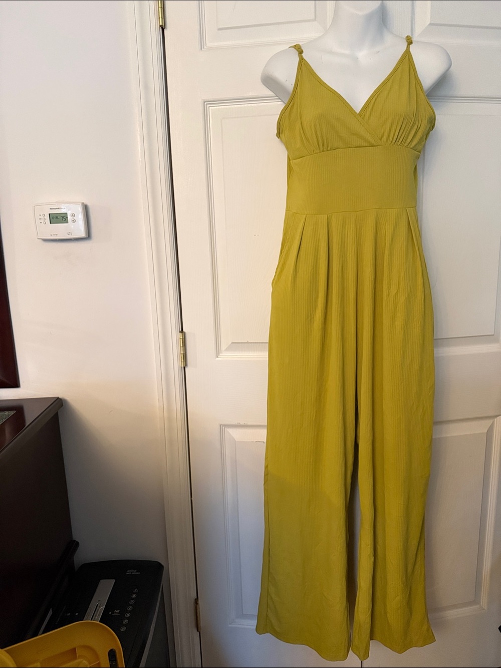 Sleeveless Olive Green Wide-Leg Jumpsuit with V-Neck